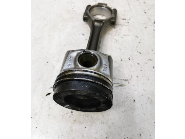 Поршень с шатуном       Volkswagen Golf VII