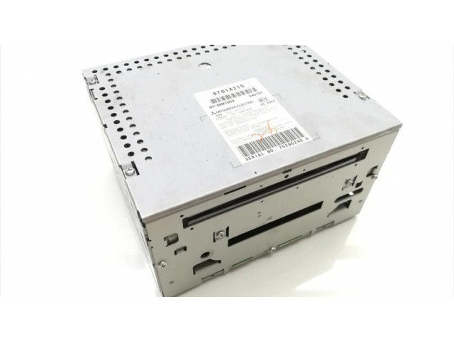 Радио/ проигрыватель CD/DVD / навигация