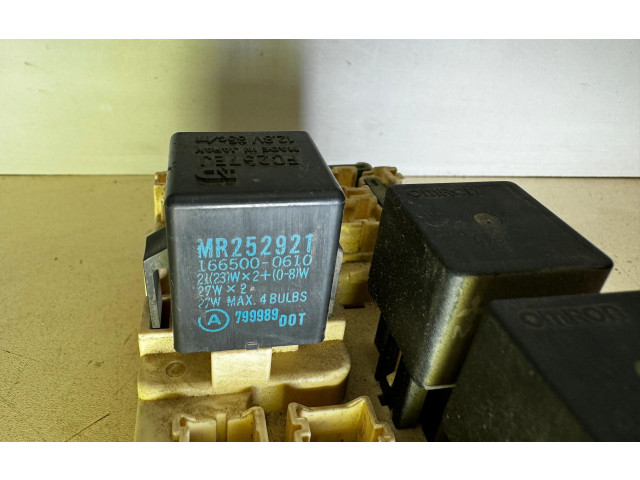 Блок предохранителей 47637G12, 1716 Mitsubishi Galant