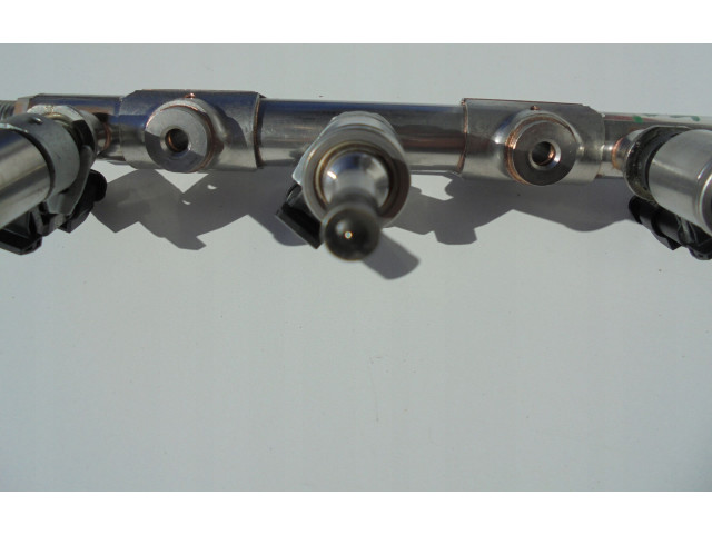 Vstřikovací lišta 04C133320F Volkswagen T-Roc