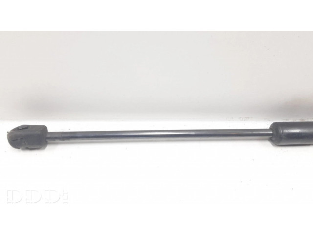 Амортизатор капота двигателя