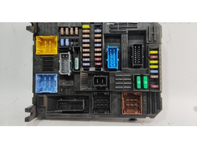 Блок предохранителей 983288108000 Peugeot 2008 I