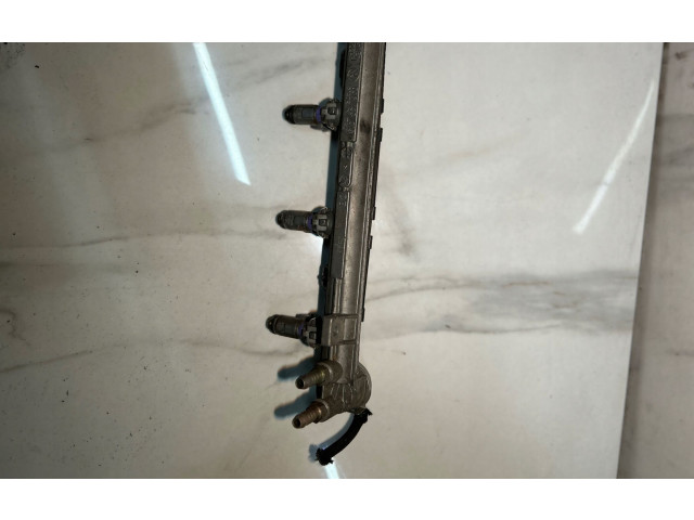 Топливная рампа 036133319AK   Volkswagen Golf IV  