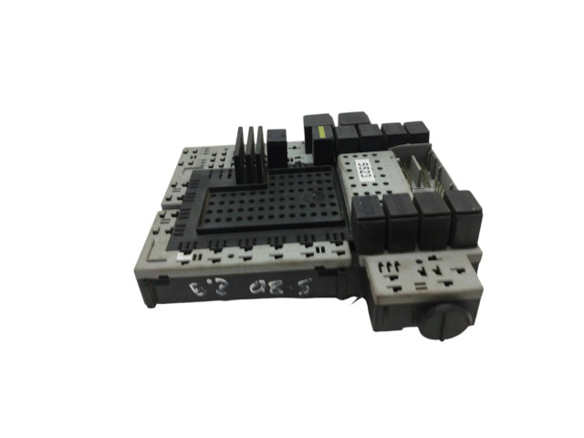 Блок предохранителей 8676285, 8645719   Volvo S80