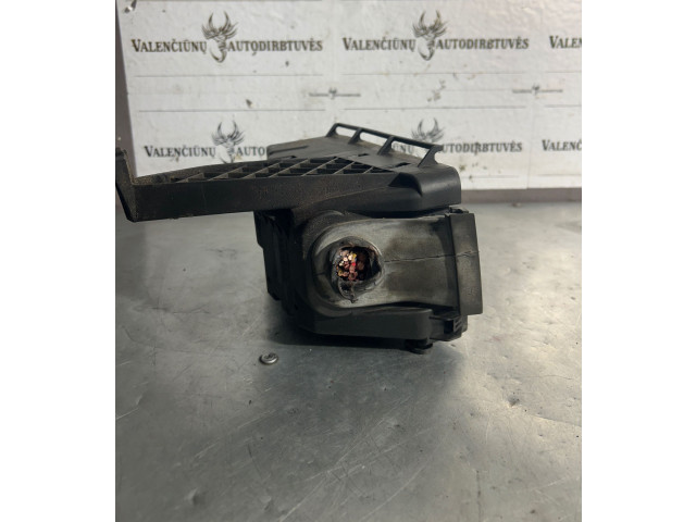 Блок предохранителей  30728132   Volvo V70    