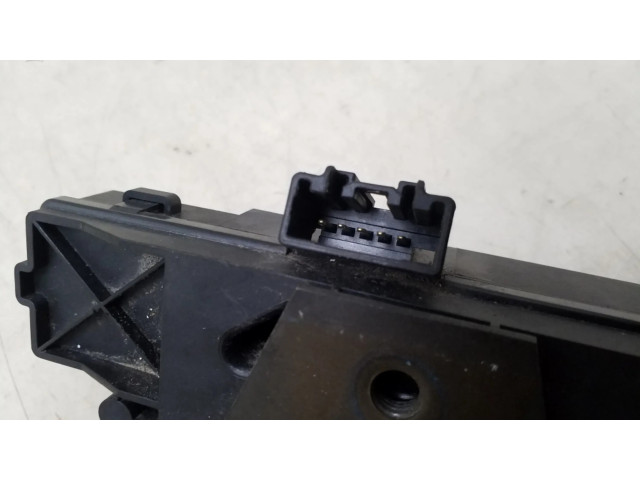 Zámek zadních dveří 3M51R442A66AN Ford Focus C-MAX 2006