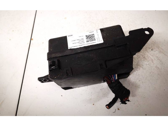 Блок предохранителей mr409811 Mitsubishi Pajero Sport I