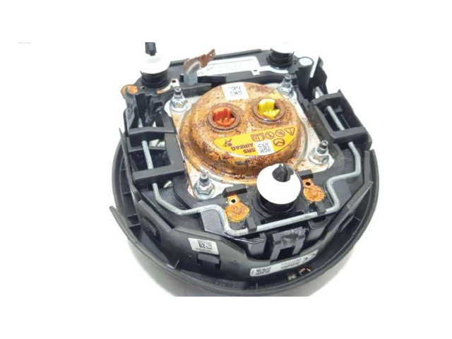 Подушка безопасности водителя DG7R57K0002 Mazda 2