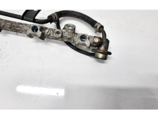 Топливная рампа Mitsubishi Carisma