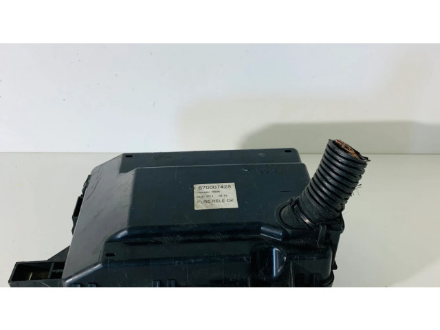 Блок предохранителей 7154763030, 670007428 Maserati Levante