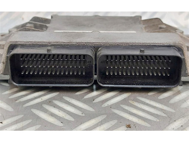 Блок управления двигателем Блок управления 8200483732 Dacia Logan I