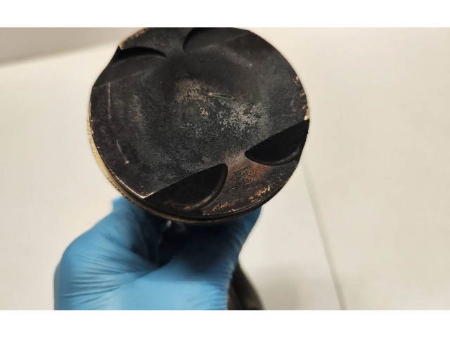 Píst a17700q06, a17700 Mercedes-Benz C AMG W205