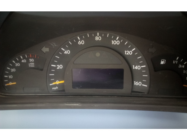 Панель приборов A2035401511, 88311323   Mercedes-Benz C W203       