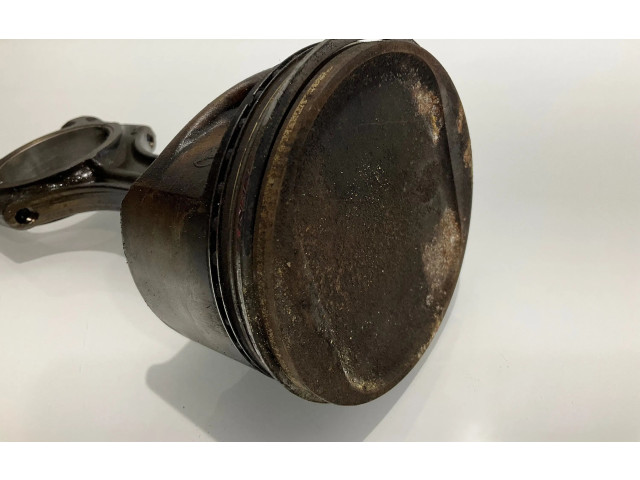 Píst Mercedes-Benz E W211