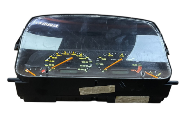 Панель приборов 87001323, 88311235 Volkswagen Golf III