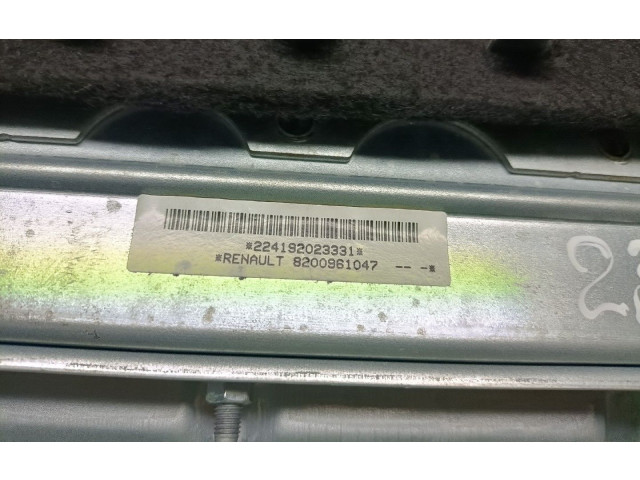 Надувная подушка для пассажира SV25-04-24, 8200961047 Renault Clio III