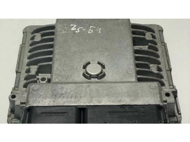 Řídící jednotka 03F906070AM, 5WP44630 Skoda Fabia Mk2 (5J) 2011