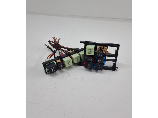 Pojistková skříňka Volkswagen Tiguan 2012