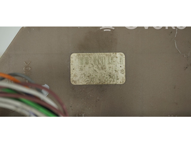 Блок предохранителей  674660A   Renault Clio III    