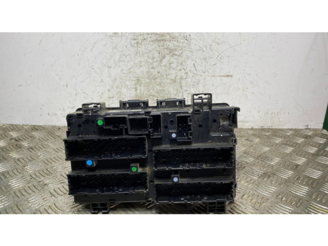 Блок предохранителей  P68194607AD   Jeep Grand Cherokee    