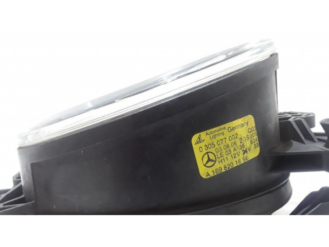 Передняя противотуманная фара