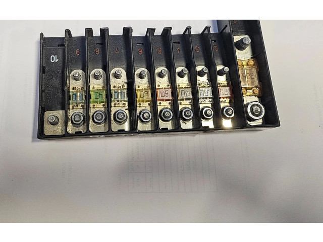   Pojistková skříňka 7H0937550A   Volkswagen Transporter - Caravelle T5 2011