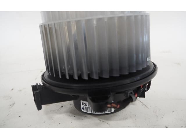 Вентилятор печки    13263279   Opel Meriva B