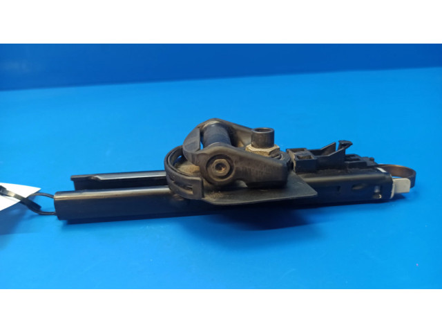 Регулятор высоты ремня безопасности