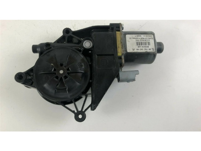 Передний двигатель механизма для подъема окон