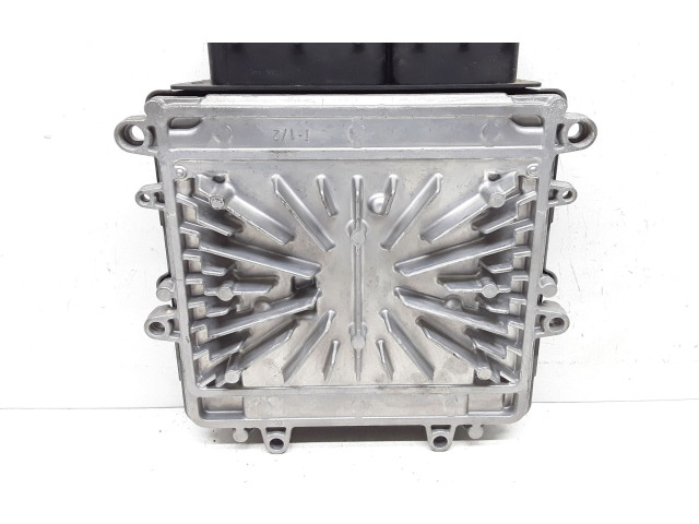 Блок управления двигателя 30729826, 0281012103   Volvo V70