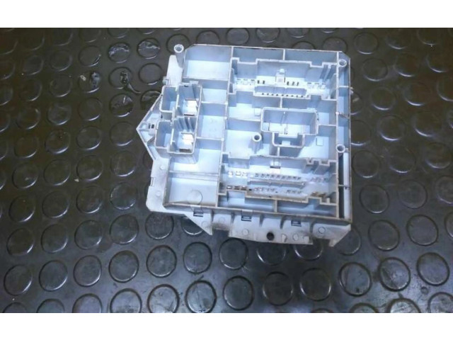 Блок предохранителей 51742419   Alfa Romeo GT    