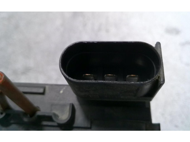 Блок предохранителей 1J0937550   Audi A3 S3 8L    