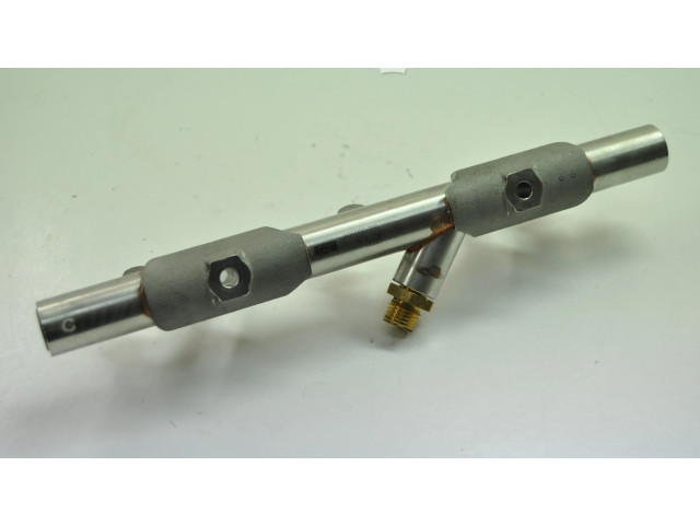 Vstřikovací lišta 06E130090AF Audi Q7 4M CREC