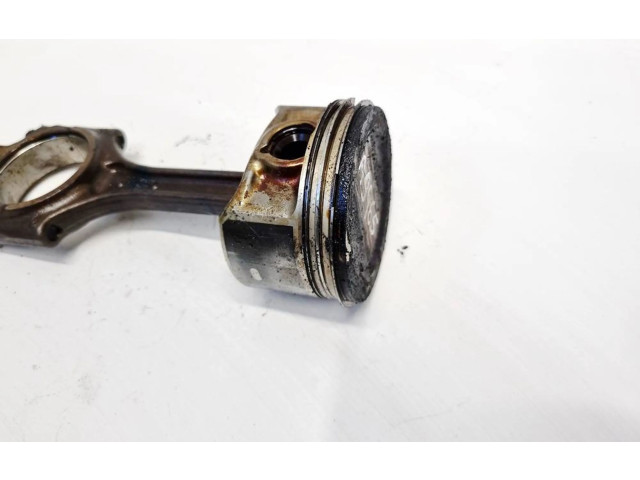 Поршень с шатуном Volvo V70