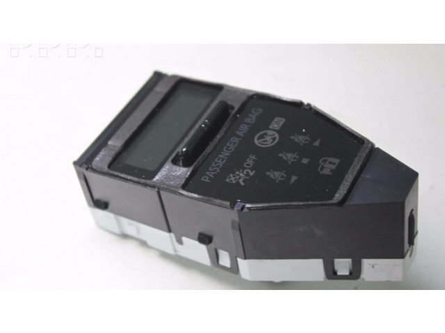 Дисплей    8391002200   Toyota Auris E180