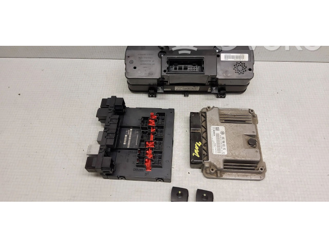 Řídící jednotka 03G906021CG, 03G906021PD Volkswagen Caddy 2008