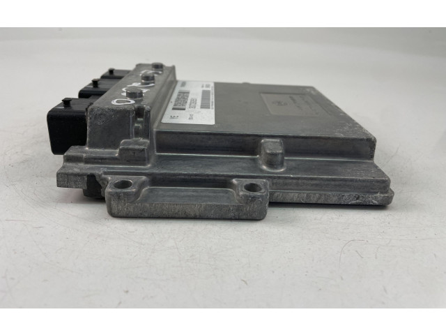 Блок управления двигателем Блок управления 30729351   Volvo V70