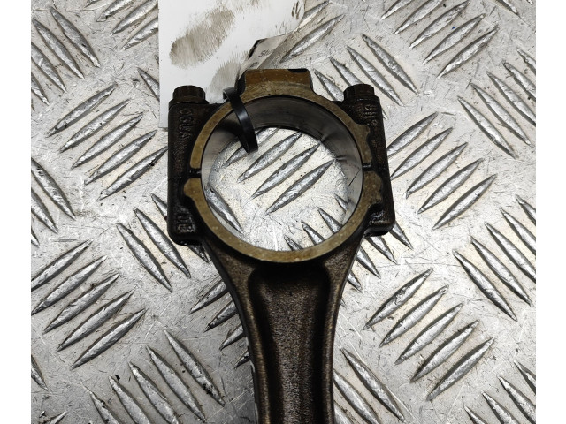  Поршень DCXA 04L107065D  Skoda Superb B8 (3V)  