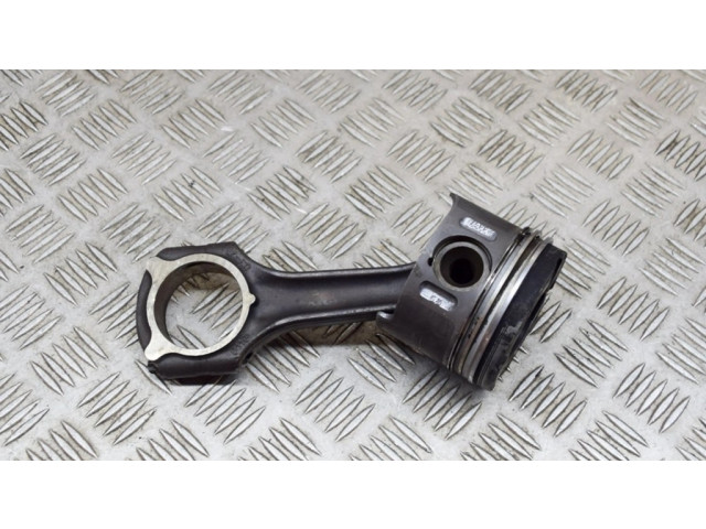 Píst A6110300320, A6110300717 Mercedes-Benz C W203 pro naftový motor 2.2 OM 611.962