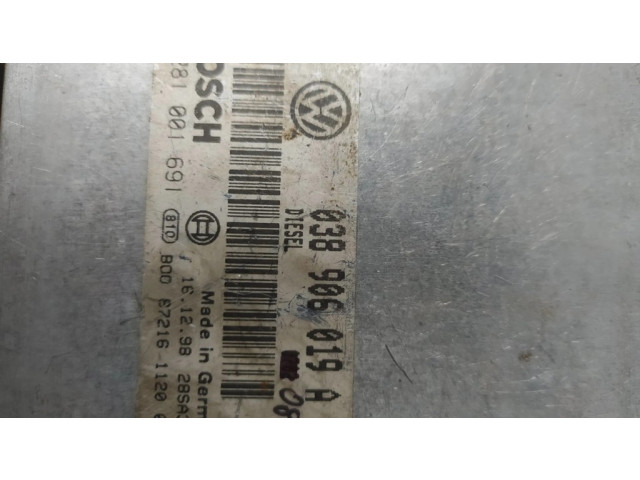 Řídící jednotka 038906019A, 28SA3887 Audi A4 S4 B5 8D 2000