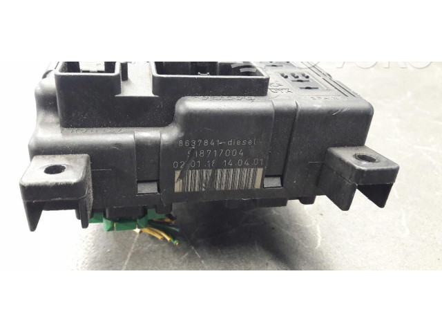 Блок предохранителей 518717004 Volvo S60