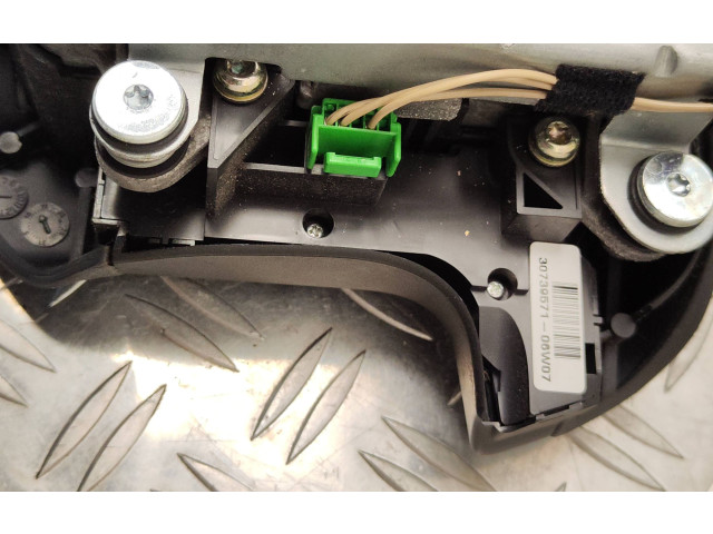 Блок предохранителей 30754313   Volvo XC70    