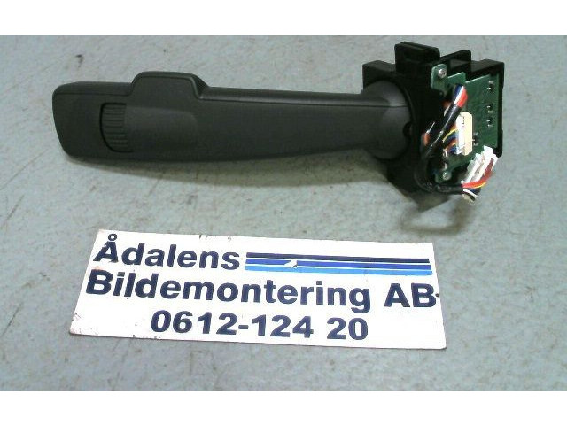 Ручка стеклоочистителей 31264169   Volvo V60