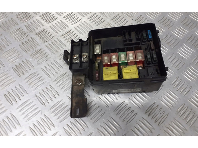 Блок предохранителей  YQE102030   Rover Rover    