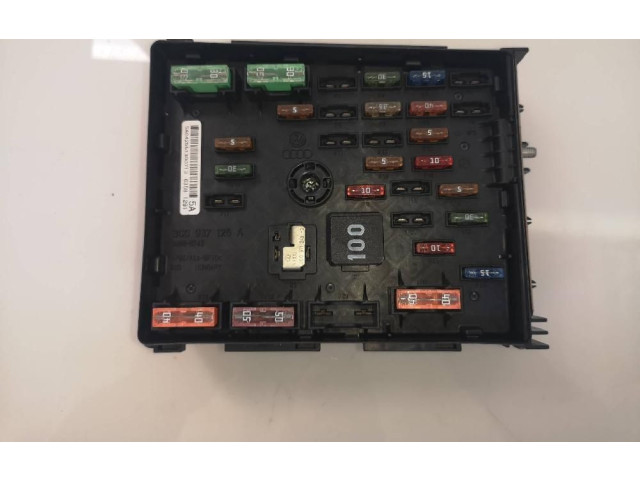   Pojistková skříňka 3C0937125A   Volkswagen Tiguan 2002