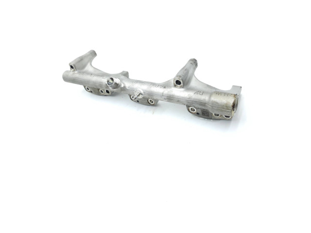 Vstřikovací lišta 7643082   BMW 3 F30 F35 F31    B58B30A 