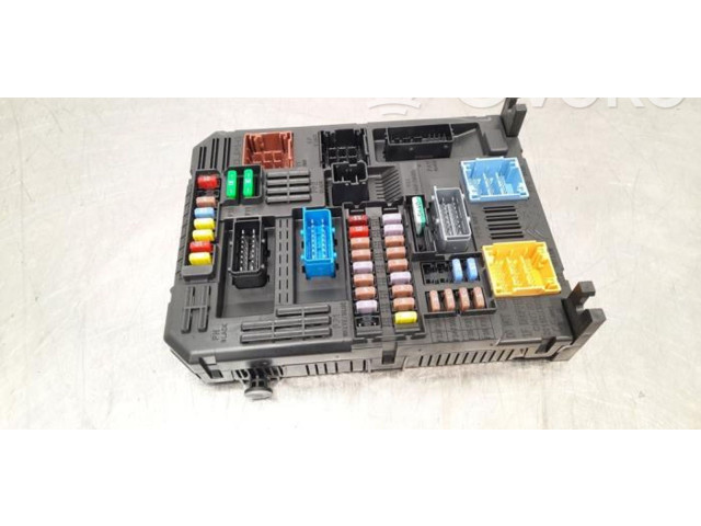 Блок предохранителей  9830707680   Peugeot Partner III    