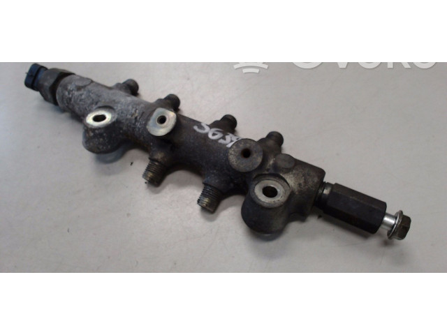 Топливная рампа FP8713150 Mazda Premacy