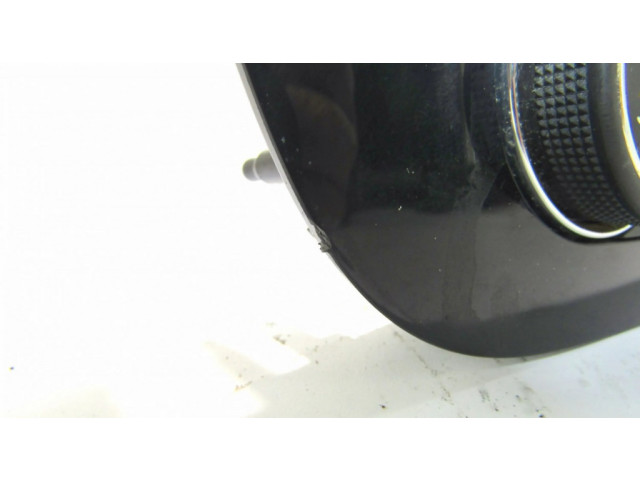 Радио/ проигрыватель CD/DVD / навигация