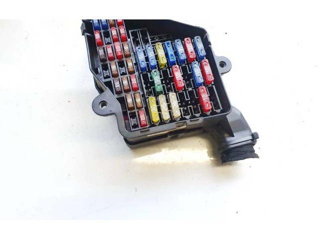Блок предохранителей     Skoda Octavia Mk1 (1U)    